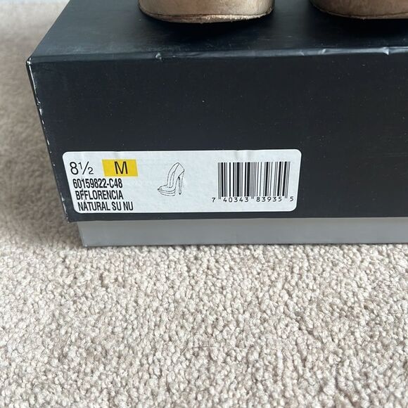 Brian Atwood beautiful natural colored suede new book platform heels 8.5 - Picture 2 of 7